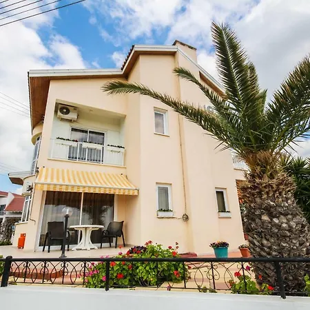 Huge Family Villa Larnaca